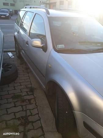 Dezmembram Volkswagen Golf 4 din 2004 1.9 cod motor: ALH - 2