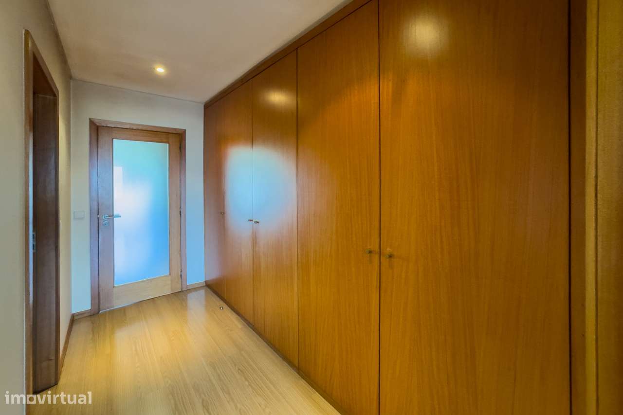 Apartamento T2 com Terraço e Garagem Fechada – Ferreiros, Amares-11