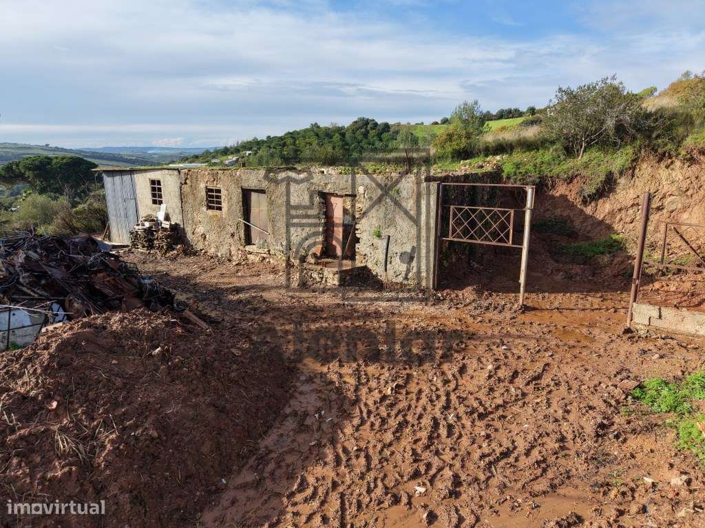 Moradia para restauro em Alenquer-10