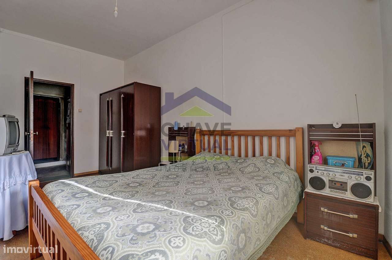 Moradia V2+1 com Terreno e Garagem - Delgada, Bombarral-21