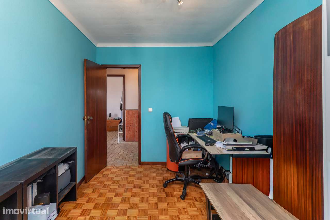 Apartamento T3, situado em Algueirão-14