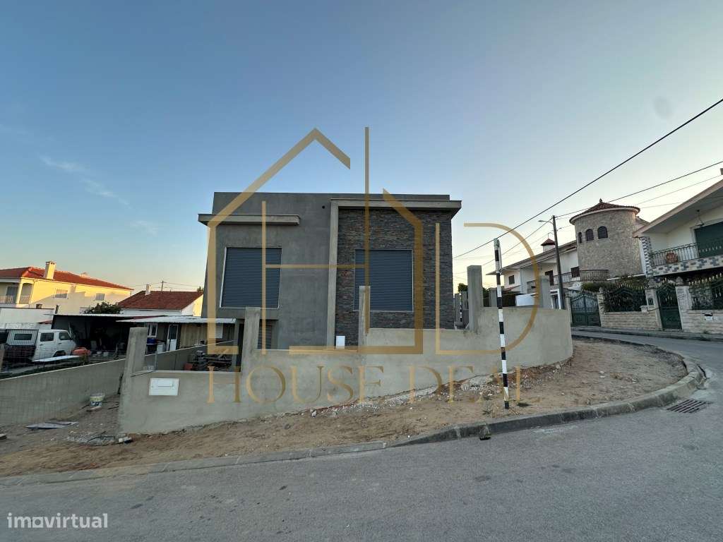 MAGNÍFICA Moradia T3 com Garagem. Pinhal do General. Fernão Ferro - Grande imagem: 5/33