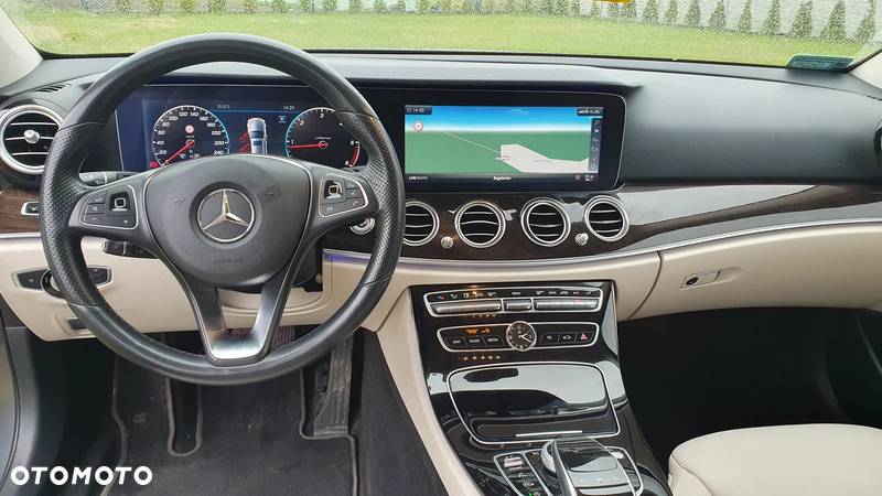 Mercedes-Benz Klasa E 200 d T 9G-TRONIC Exclusive - 11