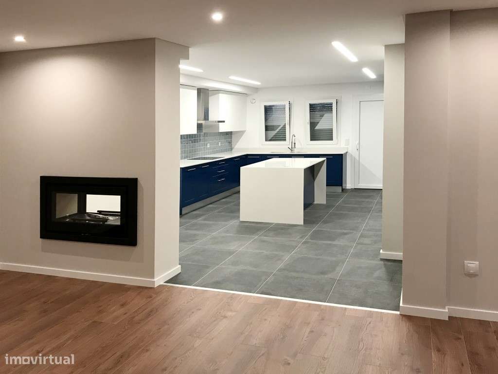 Moradia T4 , 3 suite's e piscina Fernão Ferro - Grande imagem: 3/7