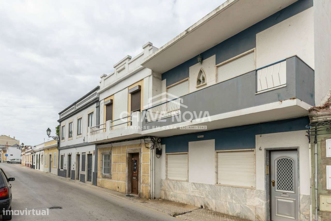 Apartamento T2, localizado no primeiro andar de um prédio Bi-familiar!-3