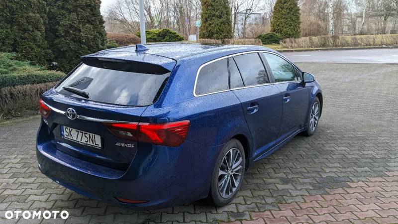 Toyota Avensis 2.0 D-4D Premium - 6