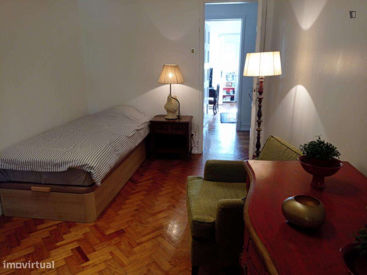 Quarto - localizado em Penha de França Lisbon - Grande imagem: 2/15