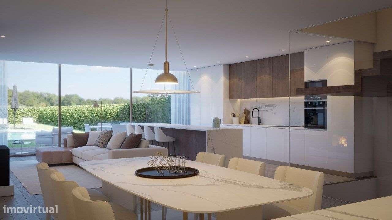 Moradia de luxo T4, três frentes em fase final de construção-4