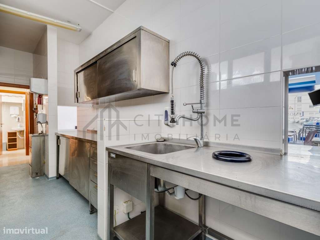 Espaço comercial em Loulé 'Chave na Mão'-9