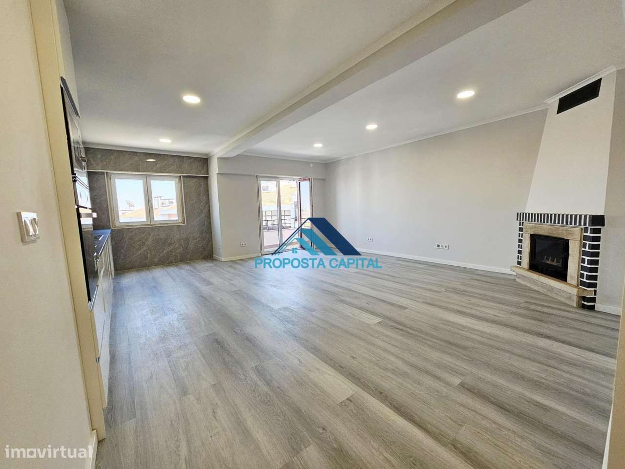 APARTAMENTO T4 REMODELADO CENTRO AMORA-7