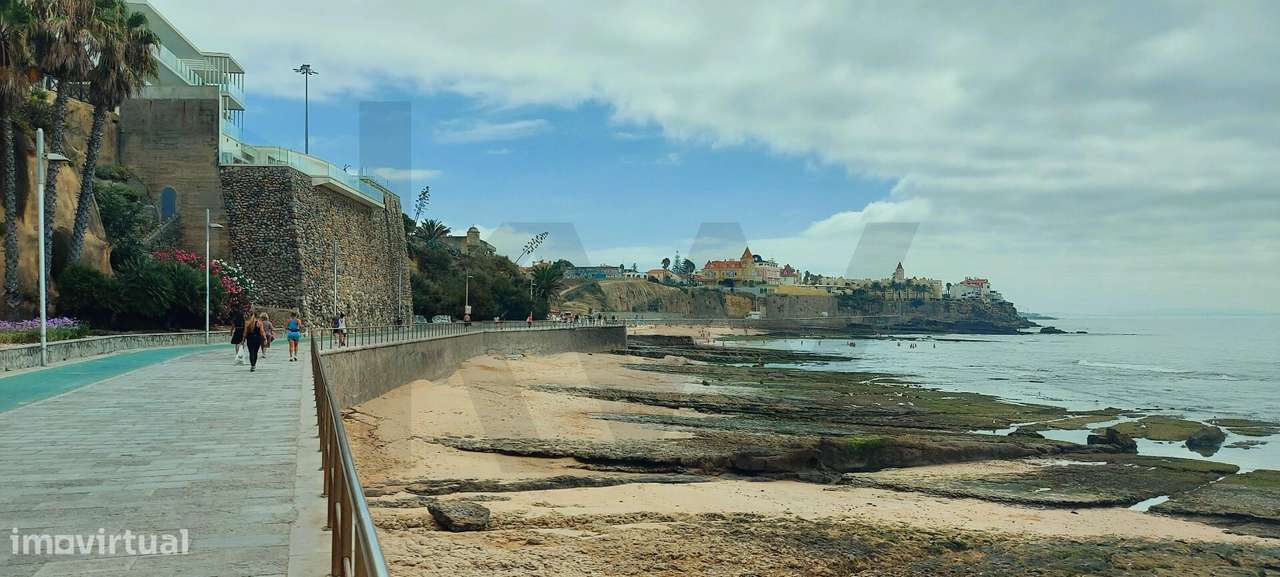 Estoril – Alapraia | Apartamento T2 Luminoso com Garagem Próximo da Pr-16