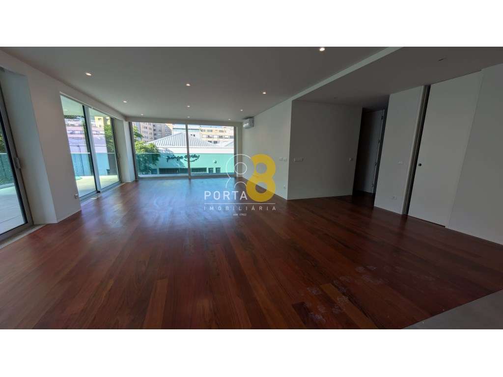 Apartamento T3 com terraço Matosinhos Sul junto ao mar-13