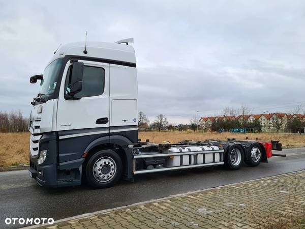 Mercedes-Benz Actros - 2