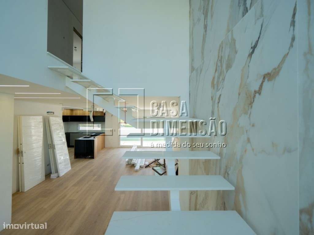 Moradia isolada de tipologia T4 localizada na zona da Charneca da C...-25