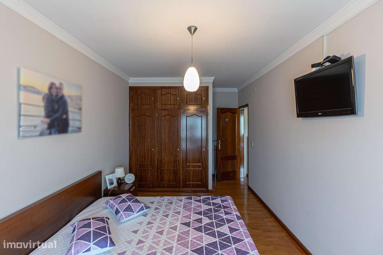 Oportunidade Imperdível, T3 Gondomar, condomínio Privado. Junto  Metro-14
