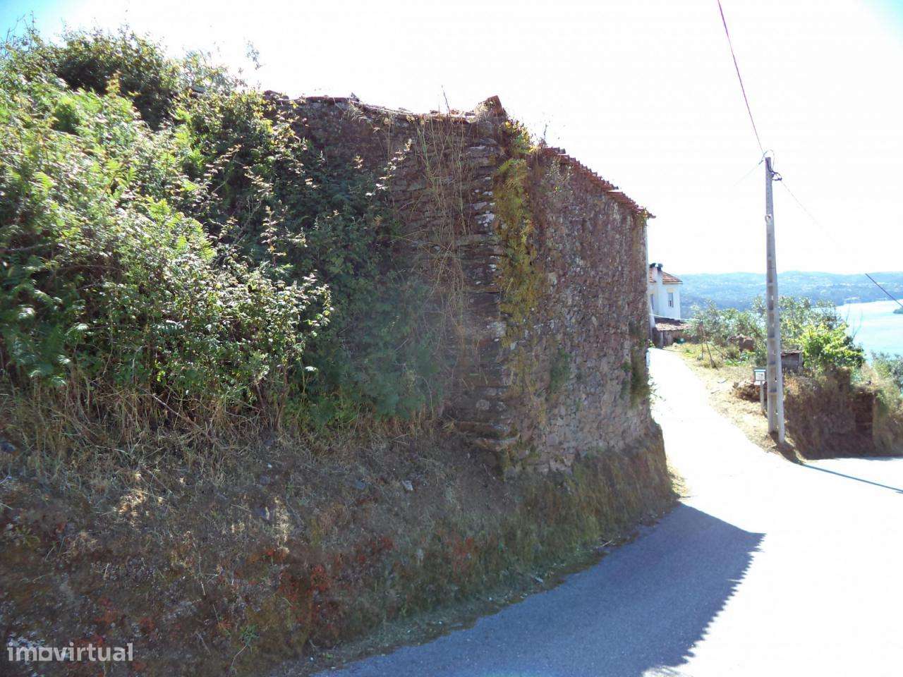 Terreno urbano, próx. da Albufeira do Castelo do Bode-6