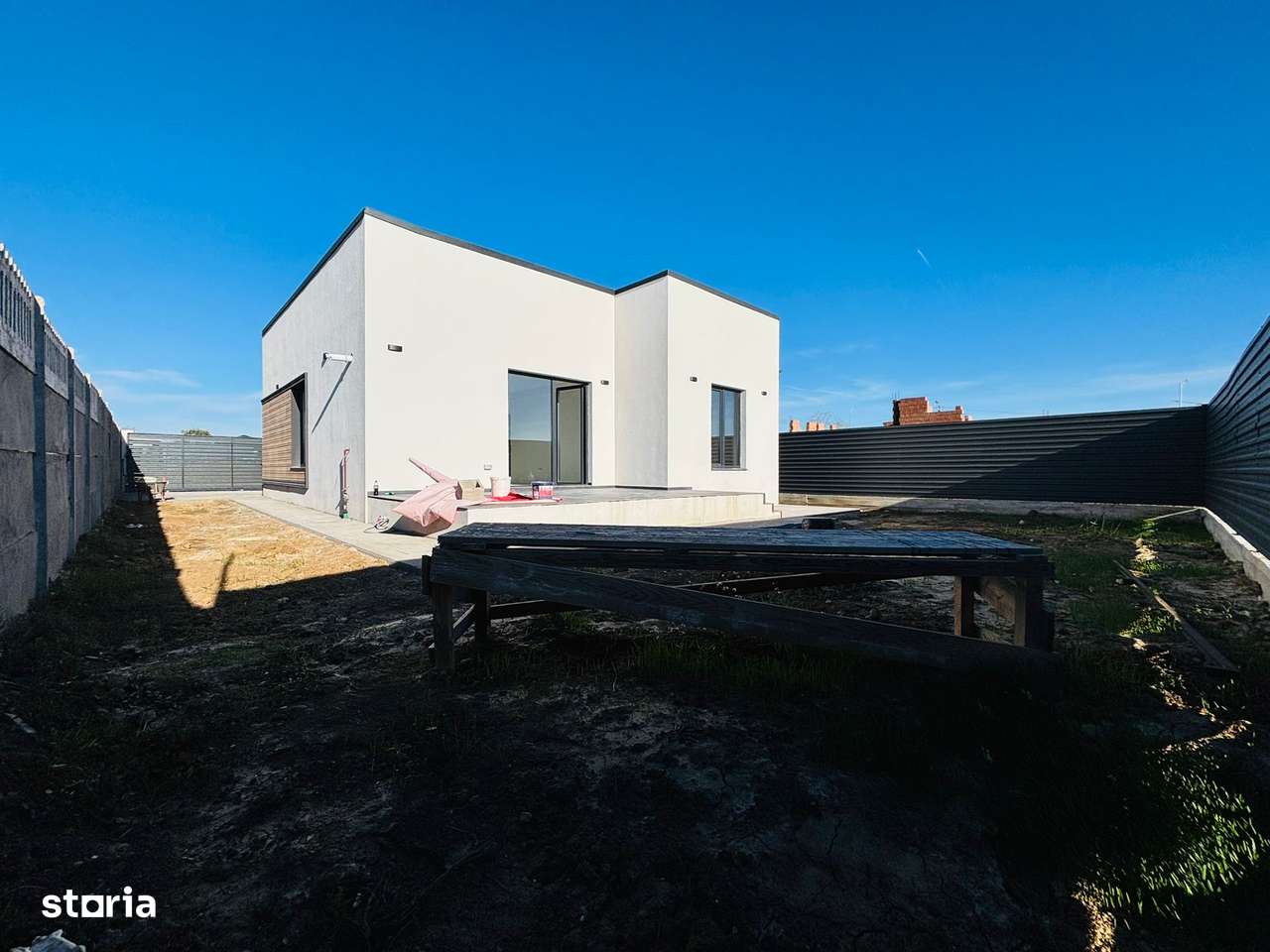 Casa moderna , 3 dormitoare, teren 375 mp in comuna Berceni-2