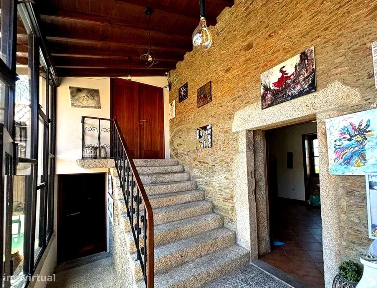 Moradia T4 recentemente renovada - Grande imagem: 4/17