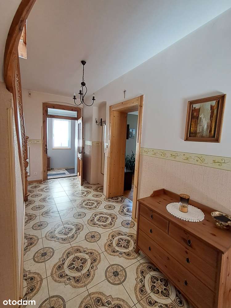 Ładny dom w willowej części Sobieszowa, wygodny,gotowy do zamieszkania-9