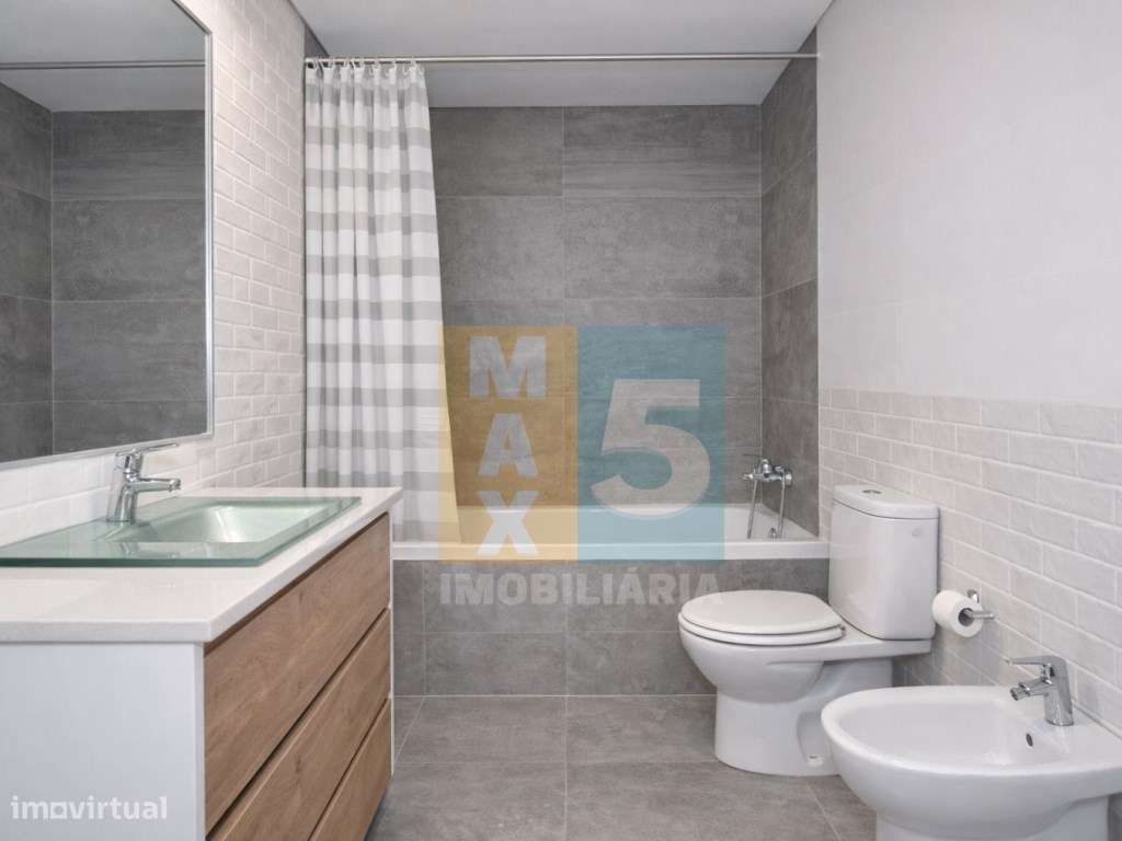 Moradia com 2 terraços em zona calma - Montijo-16