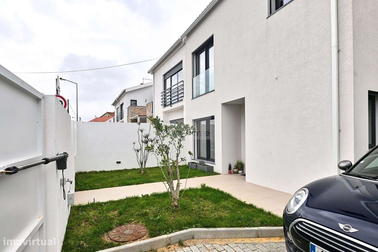 Moradia T4 | Construção contemporânea | Trajouce | São Domingos de Ran-32