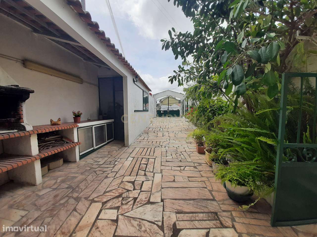 Espetacular Moradia T3 em Lousa com Garagem e Varandas-41