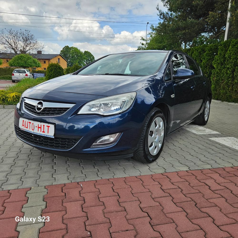 Opel Astra J 1.6 Design Edition 2010