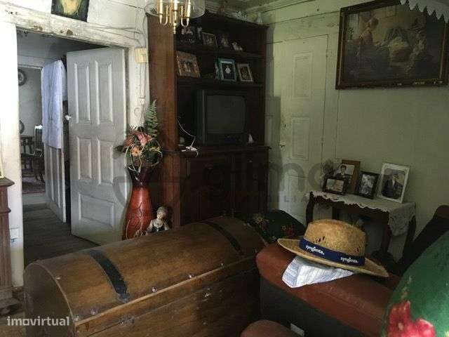 Casa com Terreno em Vilarinho de Cotas, Douro-10