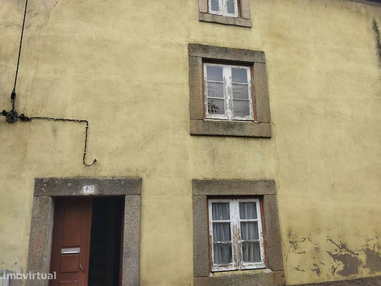 Moradia T3, reconstrução, em Escalos de Baixo, Castelo Branco - Grande imagem: 2/8