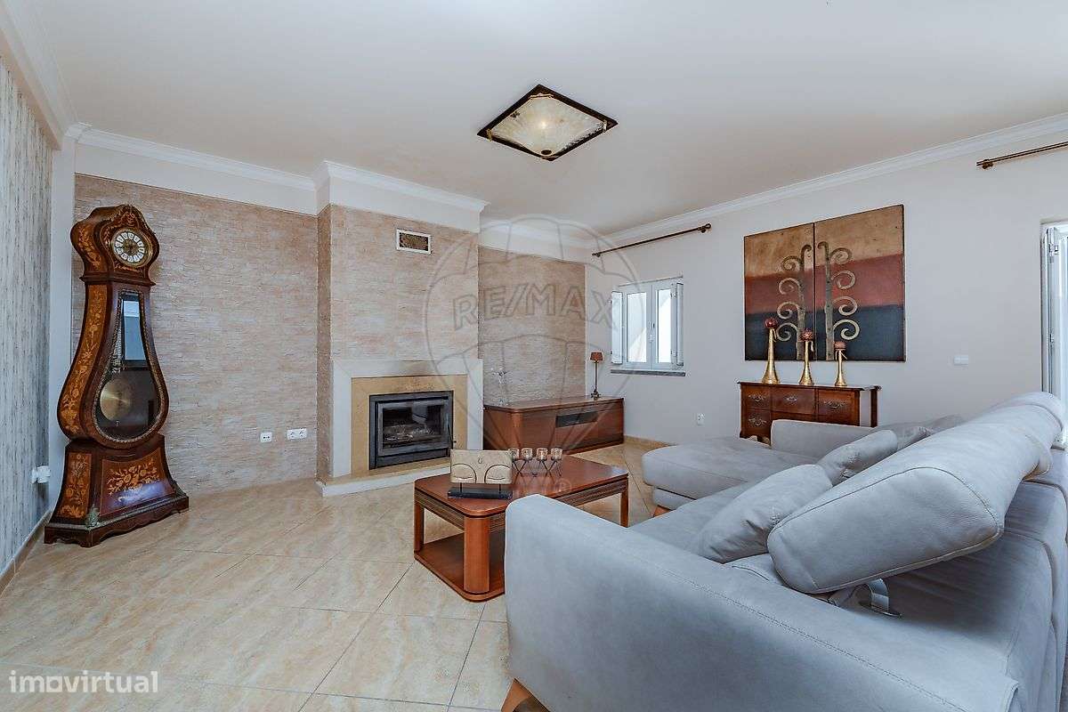 Moradia T4 para venda-5