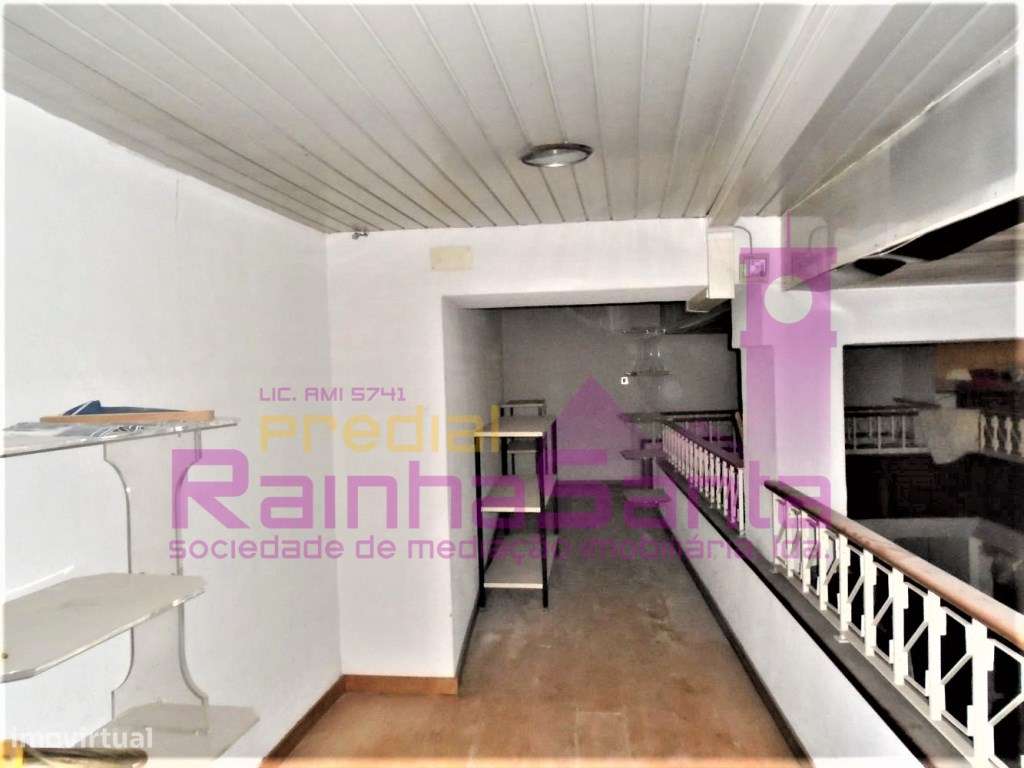 Prédio com 3 pisos e Sótão para remodelar - Baixa da cidade - Coimbra - Grande imagem: 3/18