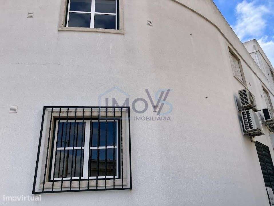 Espaço versátil com 295 m² no centro de Ferreira do Zêzere – Clínica,-15