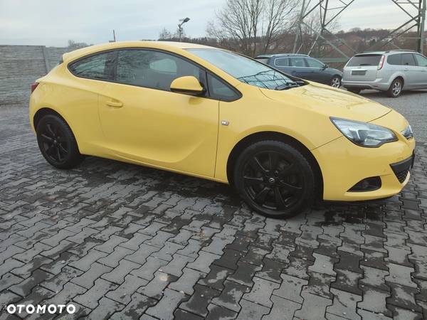 Opel Astra IV GTC 1.6 T Sport - 11