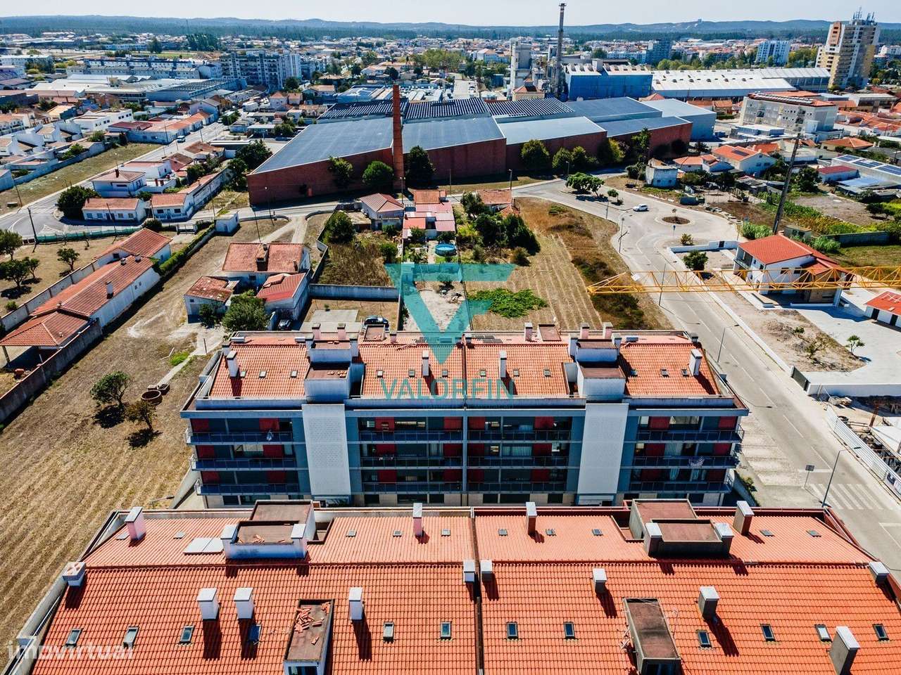 Apartamento T2 c/ Terraço de 95m2 + Garagem / Marinha Grande-31