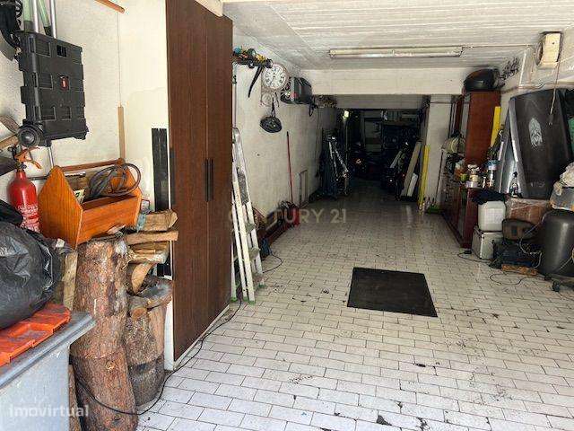 Garagem/Armazém para Venda  90m² com WC e Extração de Fumos - Grande imagem: 5/12