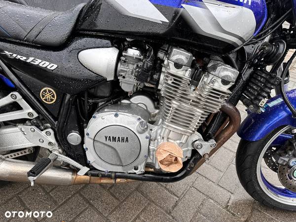 Yamaha XJR - 11