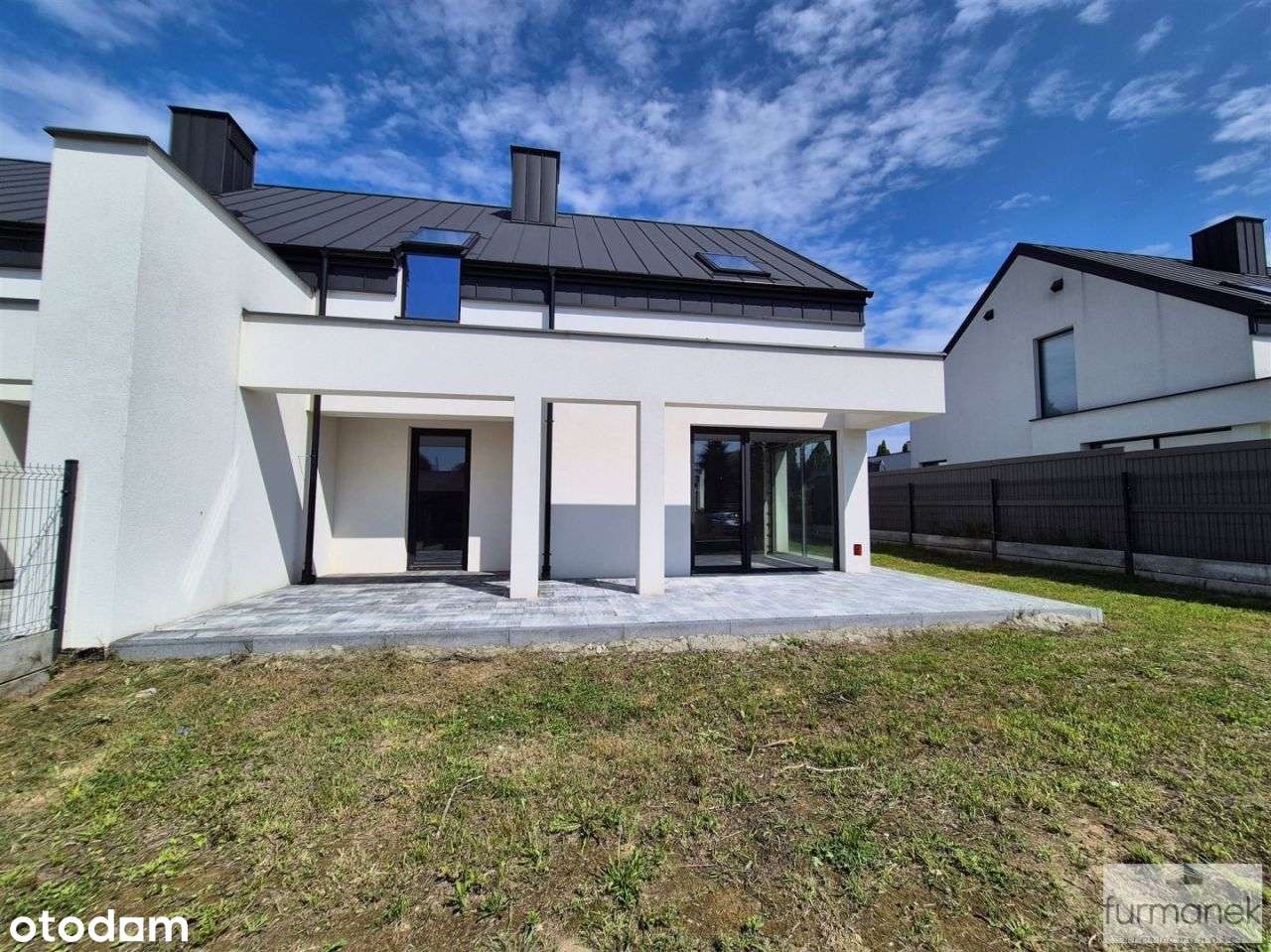 Nowoczesny dom jednorodzinny na nowym osiedlu-12