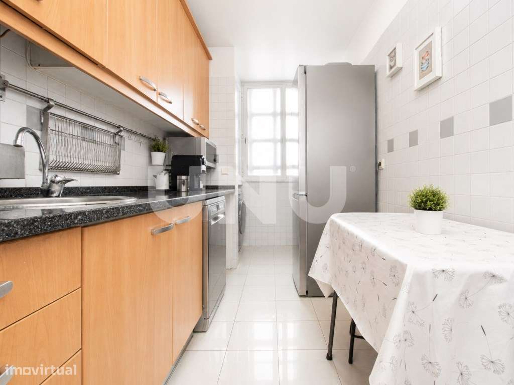 Apartamento T2 em Santo António dos Cavaleiros!-9