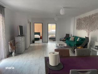 Apartament de 3 camere, 68mp, etaj intermediar, balcon, zona Vivo