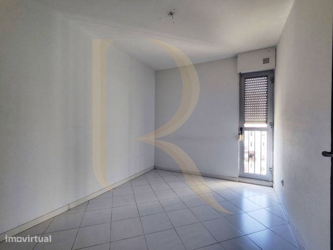 Apartamento T2 com elevador no Miratejo-18