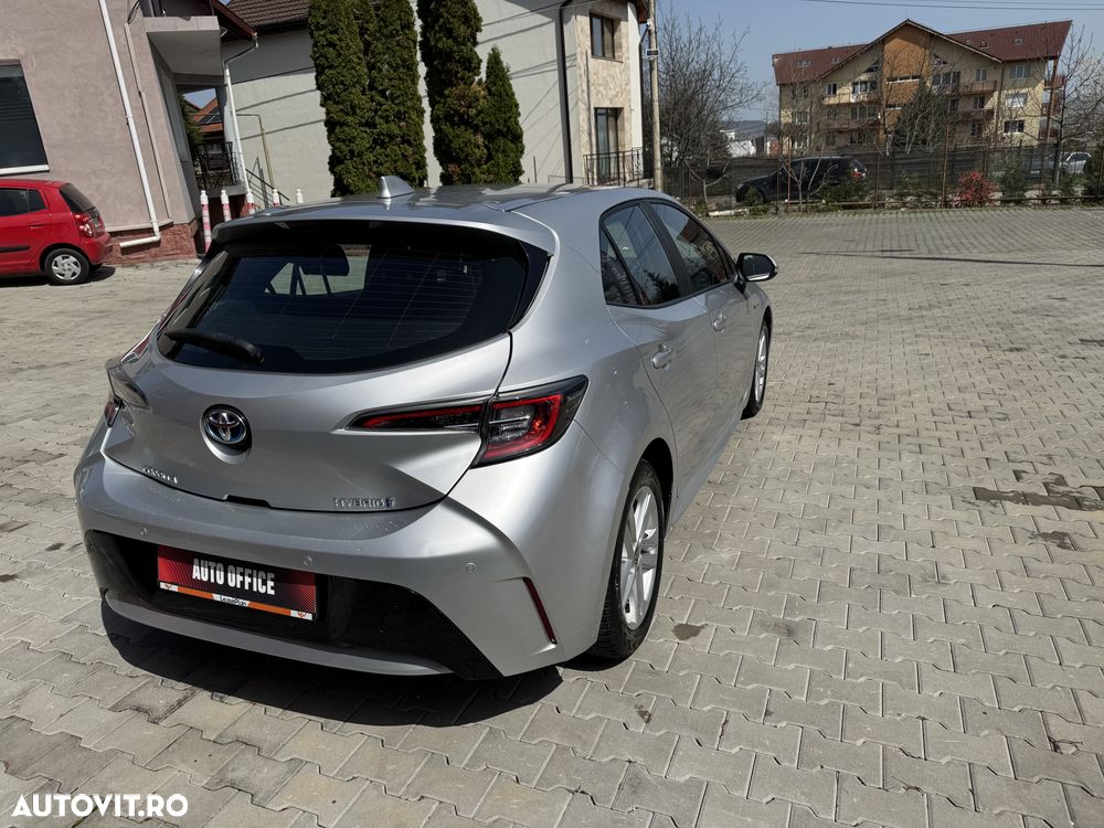 toyota corolla   1 8 hsd dynamic