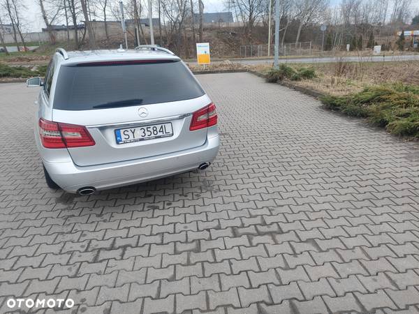 Mercedes-Benz Klasa E 300 T BlueTEC 7G-TRONIC - 3