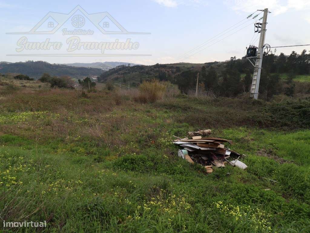 Moradia T3 com garagem e terreno 4120m2-31