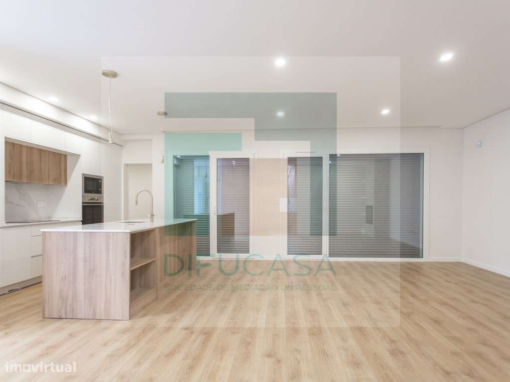 Moradia isolada com psicina localizada Pinhal General (Fernão Ferro) - Grande imagem: 3/37