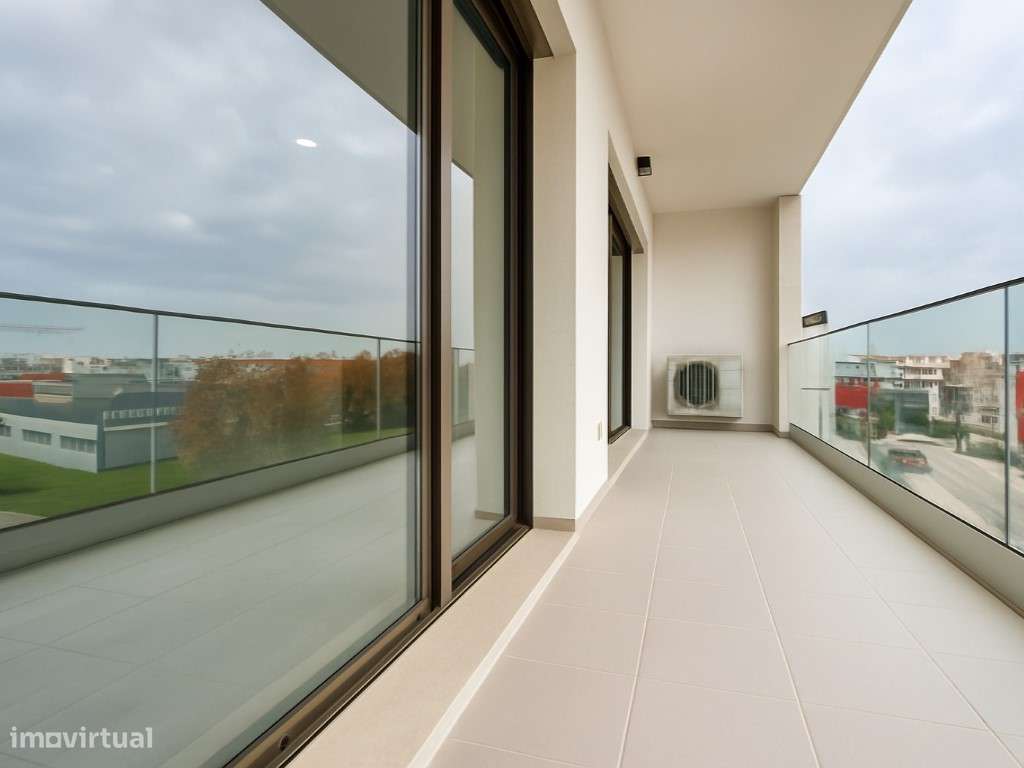 Apartamento T5 | Garagem em BOX | 2 Terraços-21