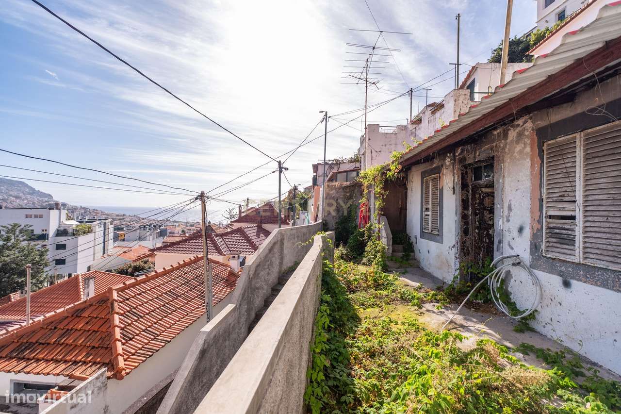 Moradia T2 no coração do Funchal-29