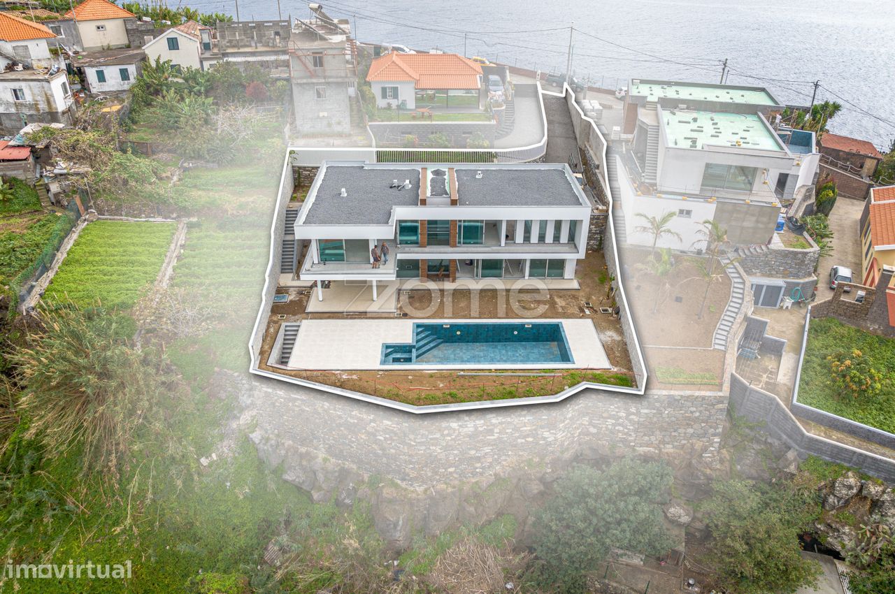 Moradia T4 de Luxo - Grande imagem: 1/57