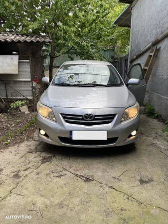 Toyota Corolla 2.0 D-4D DPF Sol - 1