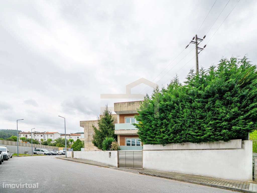 Moradia Gaveto T3 em Braga-54