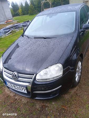 Volkswagen Jetta 1.9 TDI Comfortline - 1